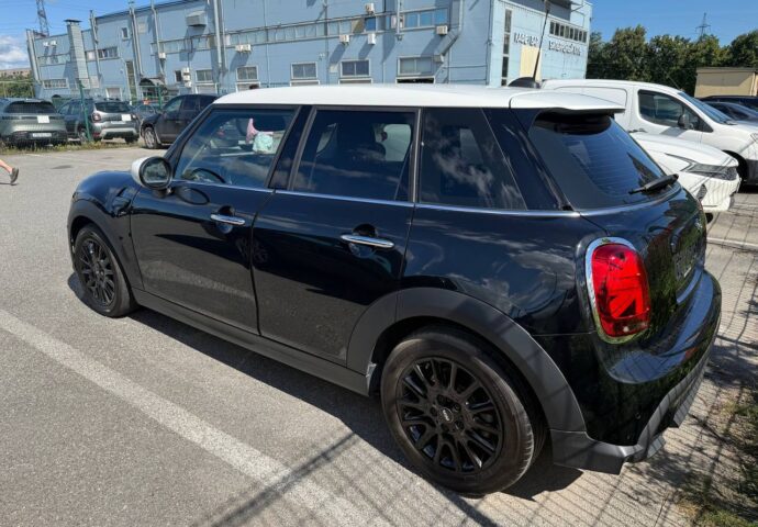 Mini Cooper 21.08.2026 фото 4